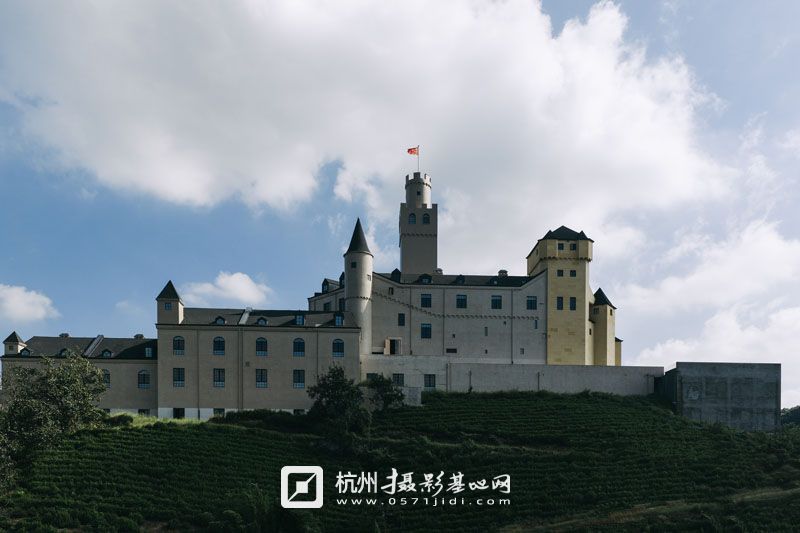 8c1a9ff13e9751ca2fe172167dd9bac2.jpg
